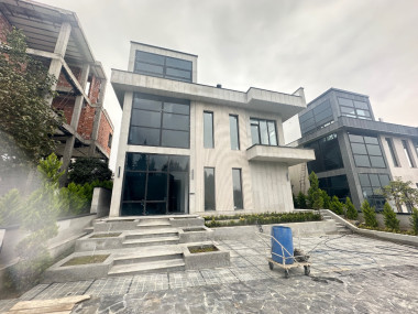 ویلا استخردار مدرن تو دل جنگل ونوش نوشهر