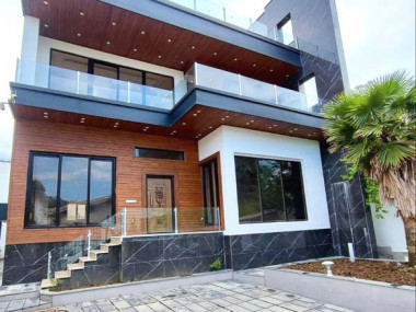 ویلای استخردار با روف گاردن 500متر بنا در نوشهر