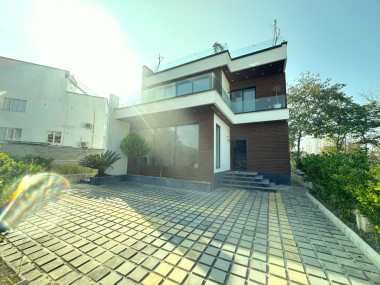 ویلای دوبلکس 300 متری حیاط دار در علی آباد نوشهر